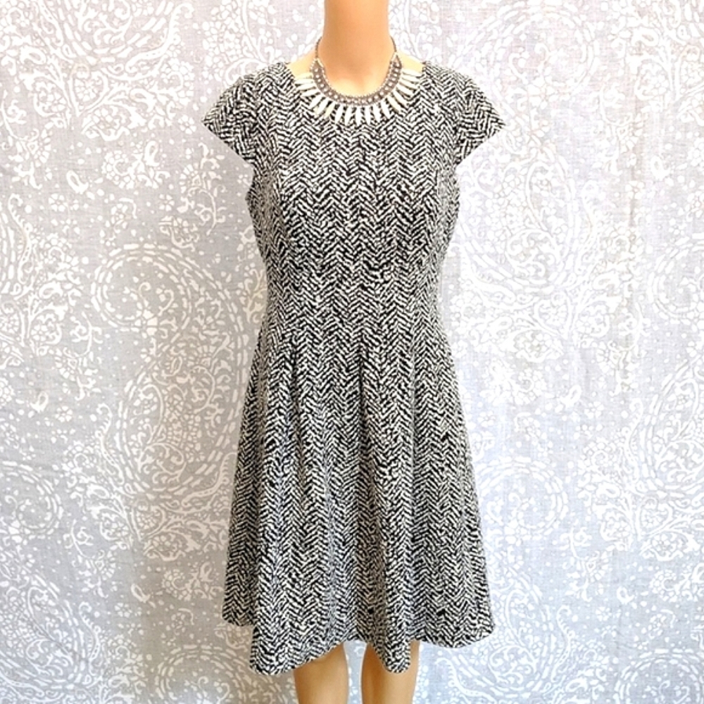 Black & Cream Abstract Herringbone Dress